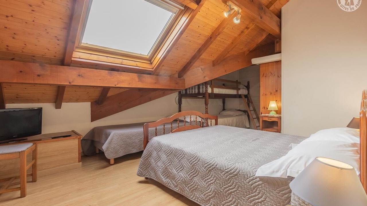 Photo of Bedroom in Yenne