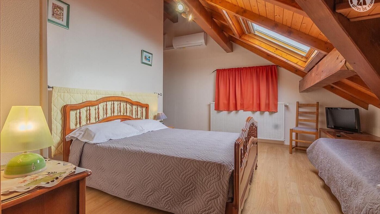 Photo of Bedroom in Yenne