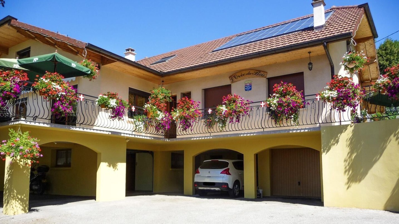 Photo of Outdoor in Yenne