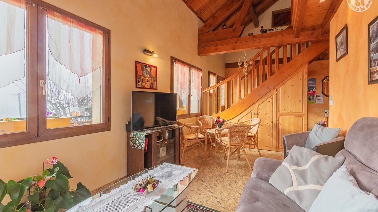 Photo of Livingroom in Yenne