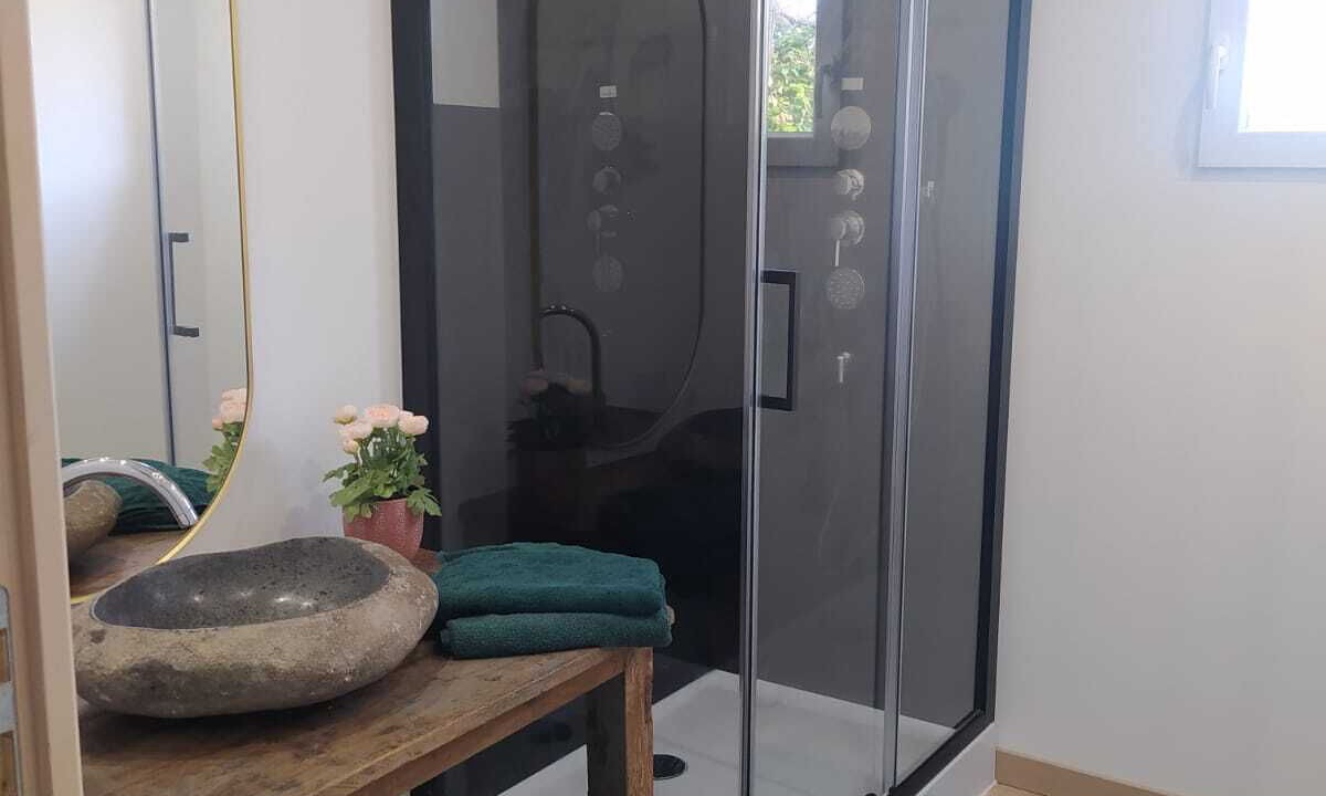 Photo of Bathroom in Piolenc