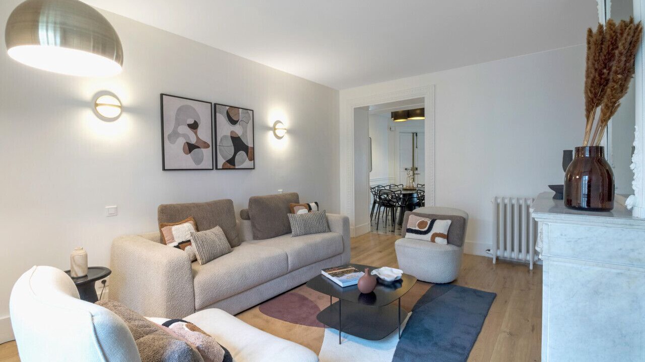 Photo of Livingroom in 8th Arrondissement