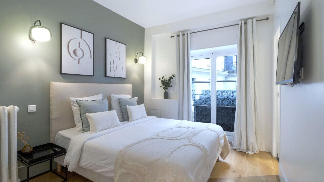 Photo of Bedroom in 8th Arrondissement