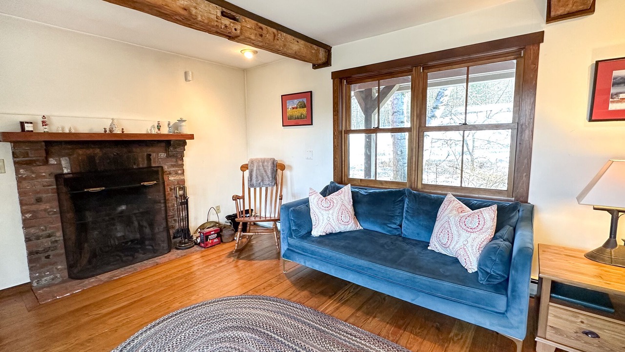 Photo of Livingroom in Warren