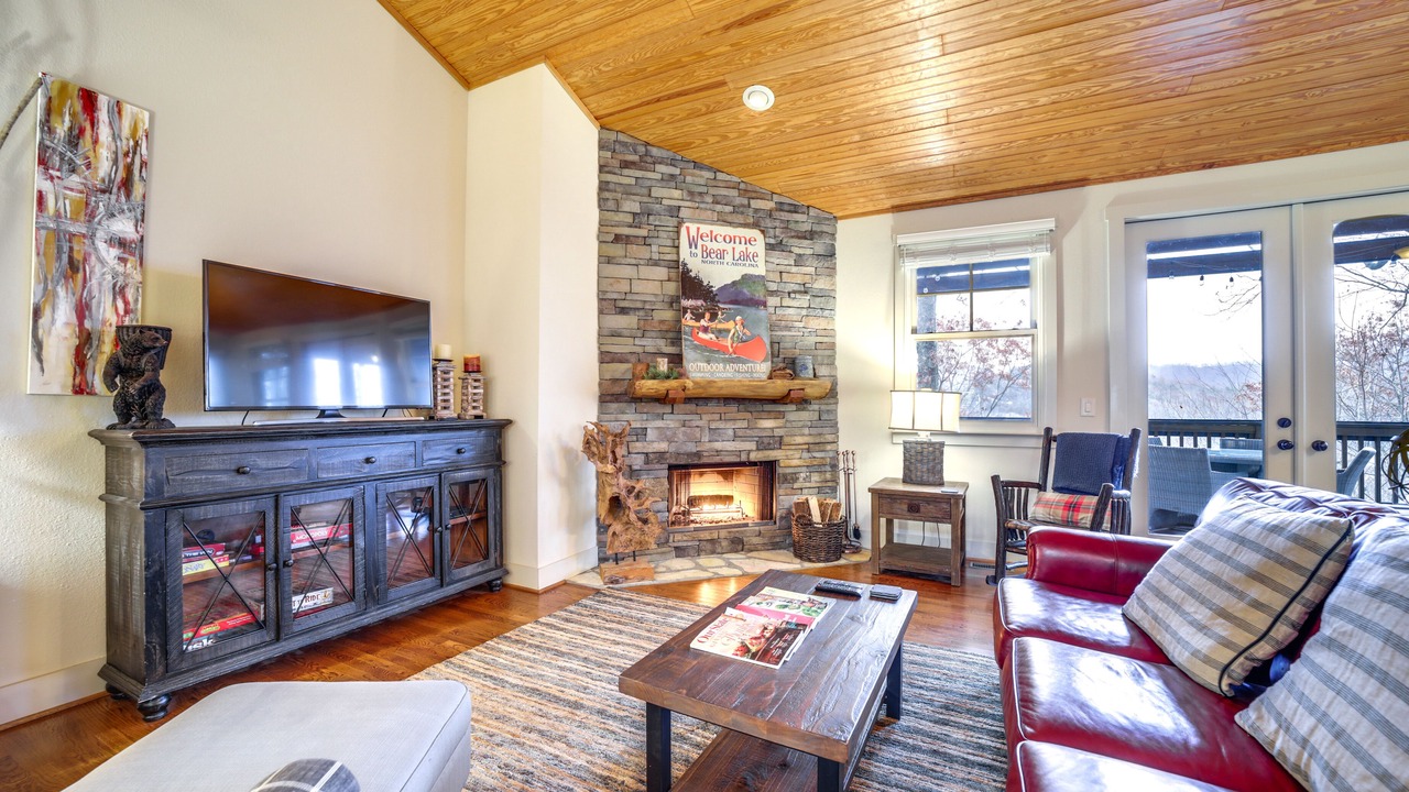 Photo of Livingroom in Bear Lake Reserve