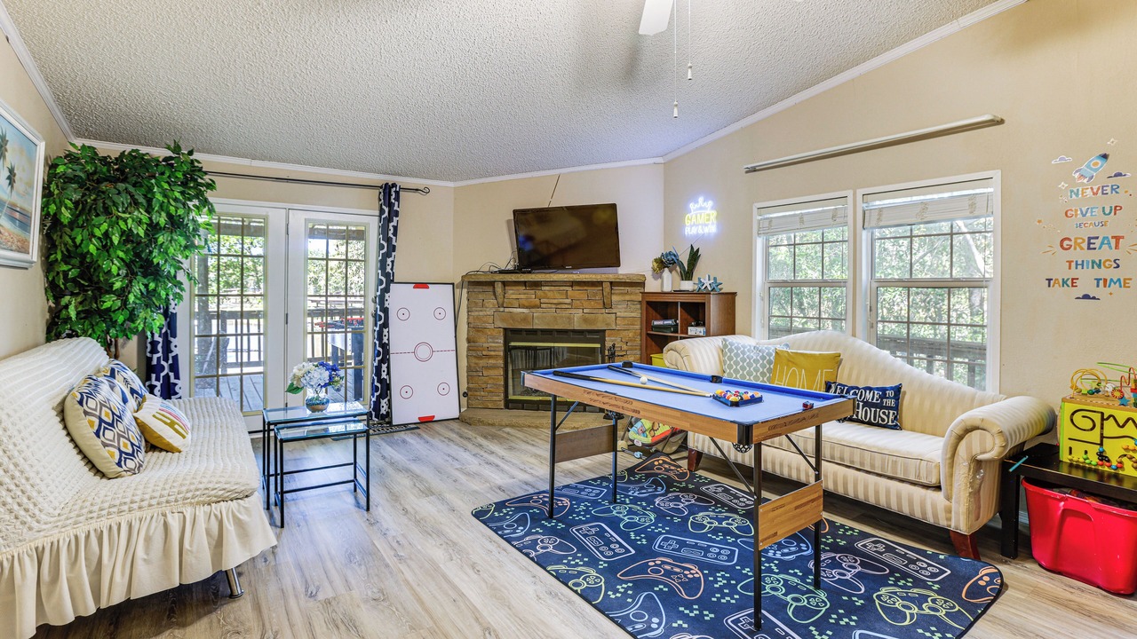 Photo of Livingroom in Oakhurst