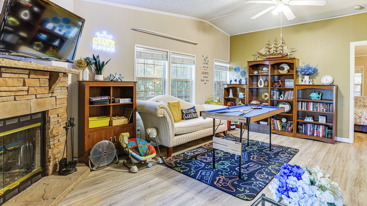 Photo of Livingroom in Oakhurst