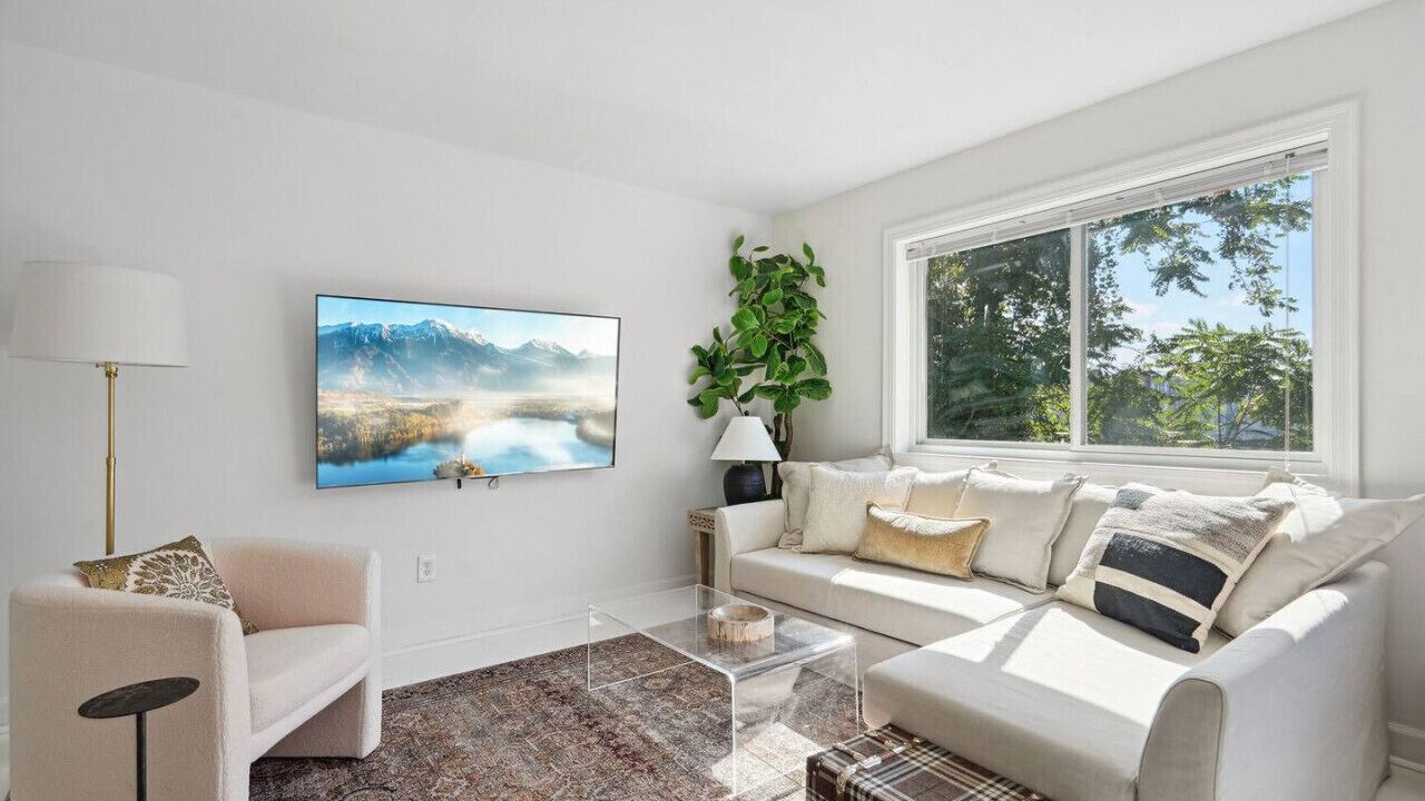 Photo of Livingroom in Aurora Highlands