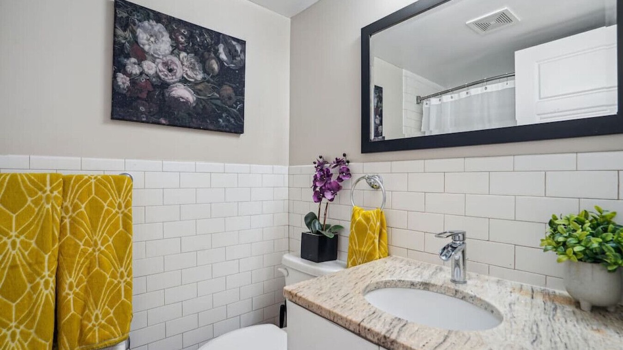 Photo of Bathroom in Aurora Highlands