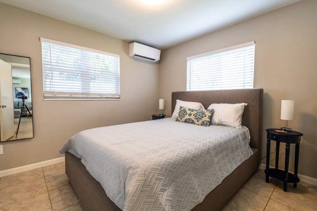 Photo of Bedroom in East Central Boulevard