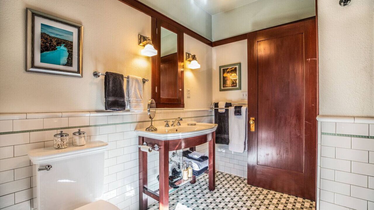 Photo of Bathroom in Downtown Salt Lake City