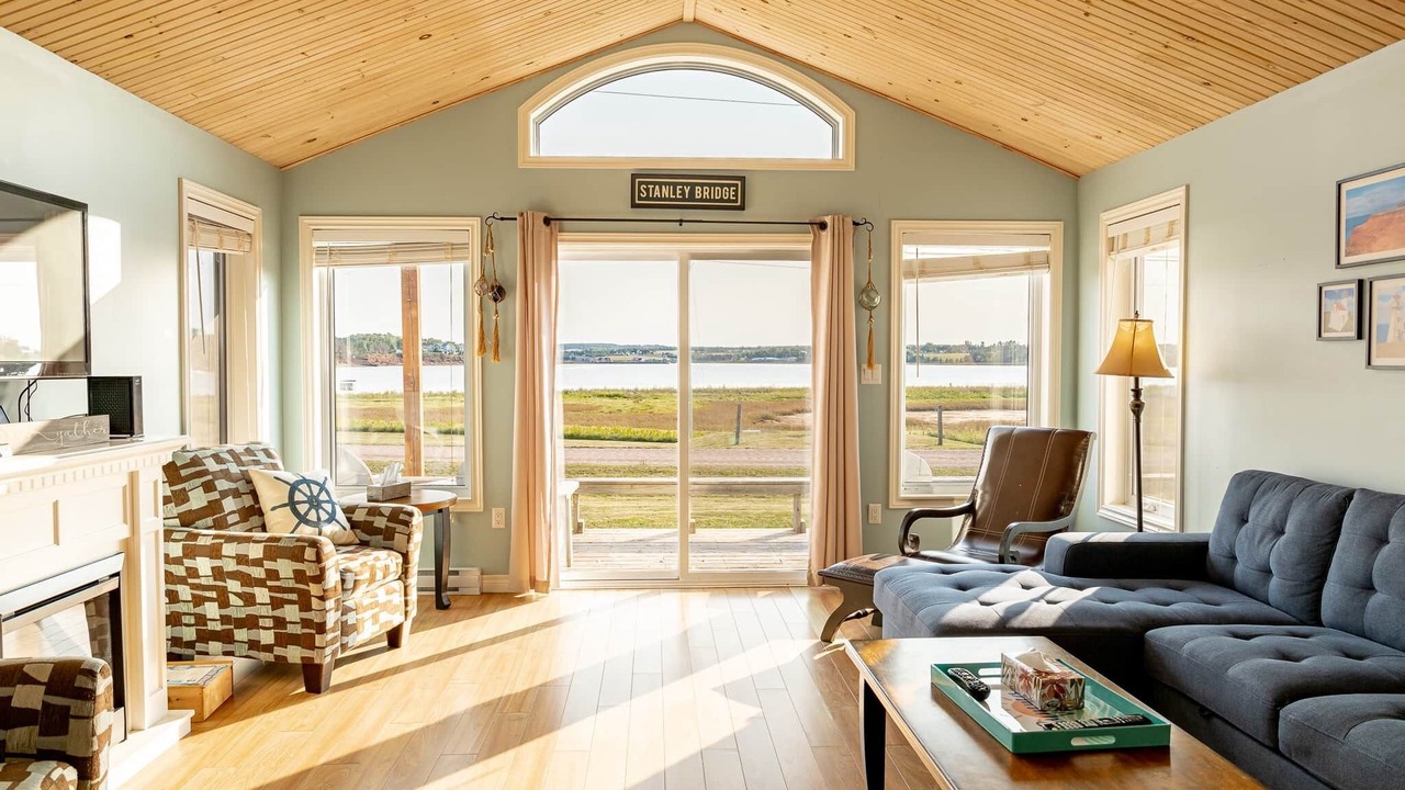 Photo of Livingroom in Bayview