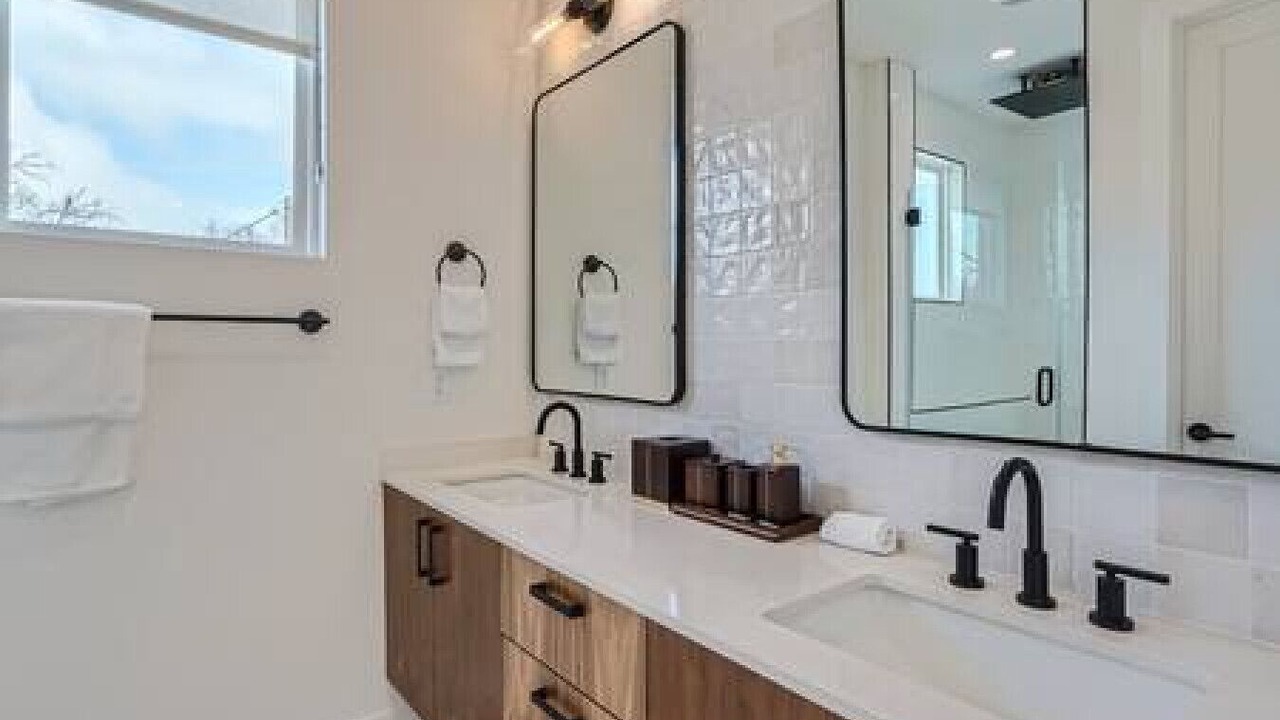Photo of Bathroom in Chestnut