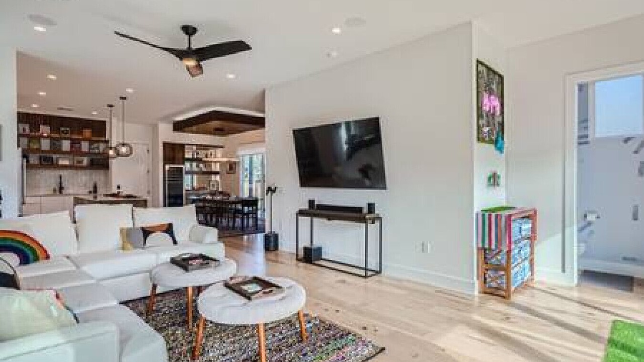 Photo of Livingroom in Chestnut