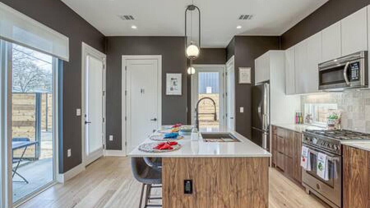 Photo of Kitchen in Chestnut