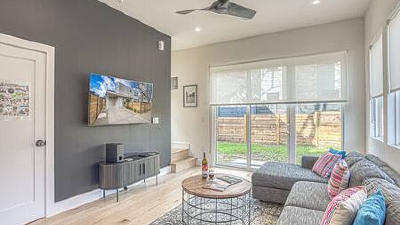 Photo of Livingroom in Chestnut