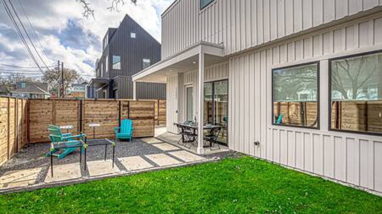 Photo of Outdoor in Chestnut