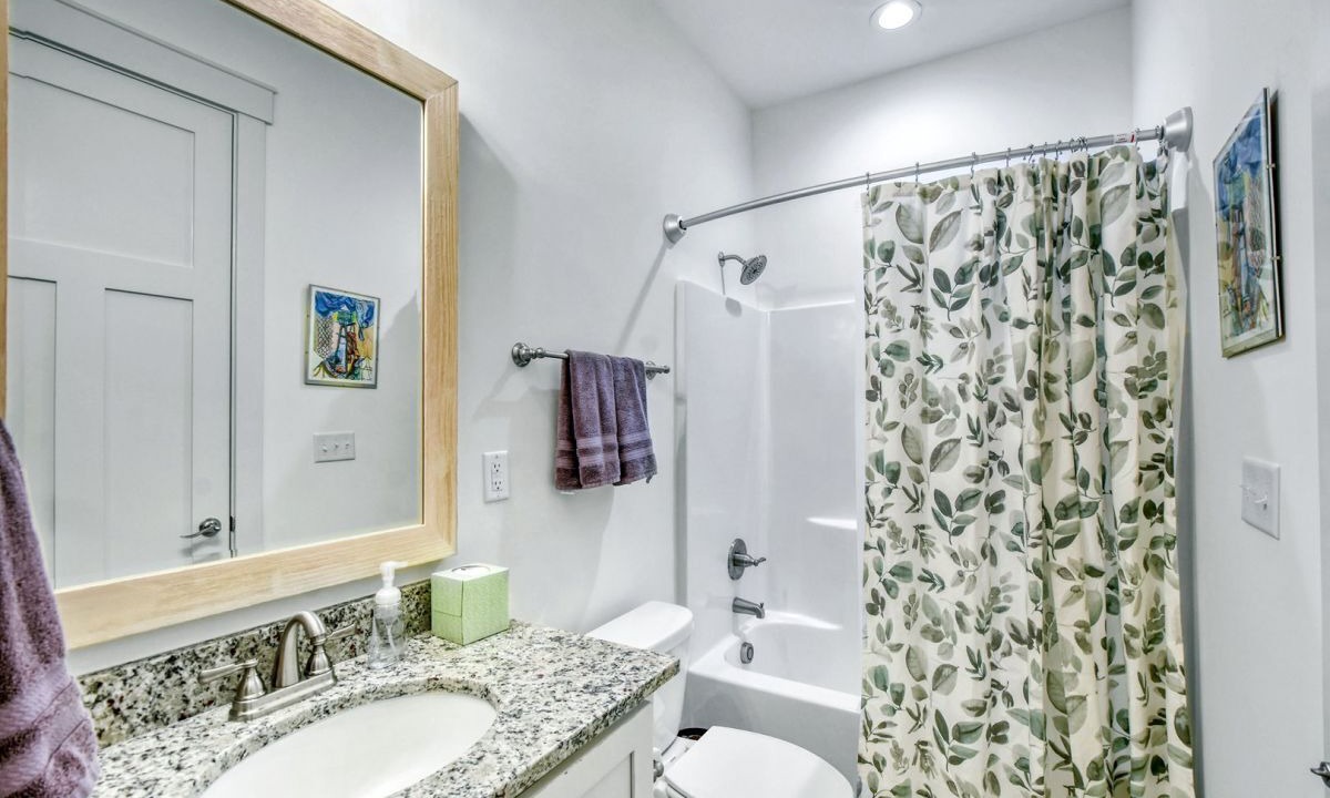 Photo of Bathroom in Jekyll Island