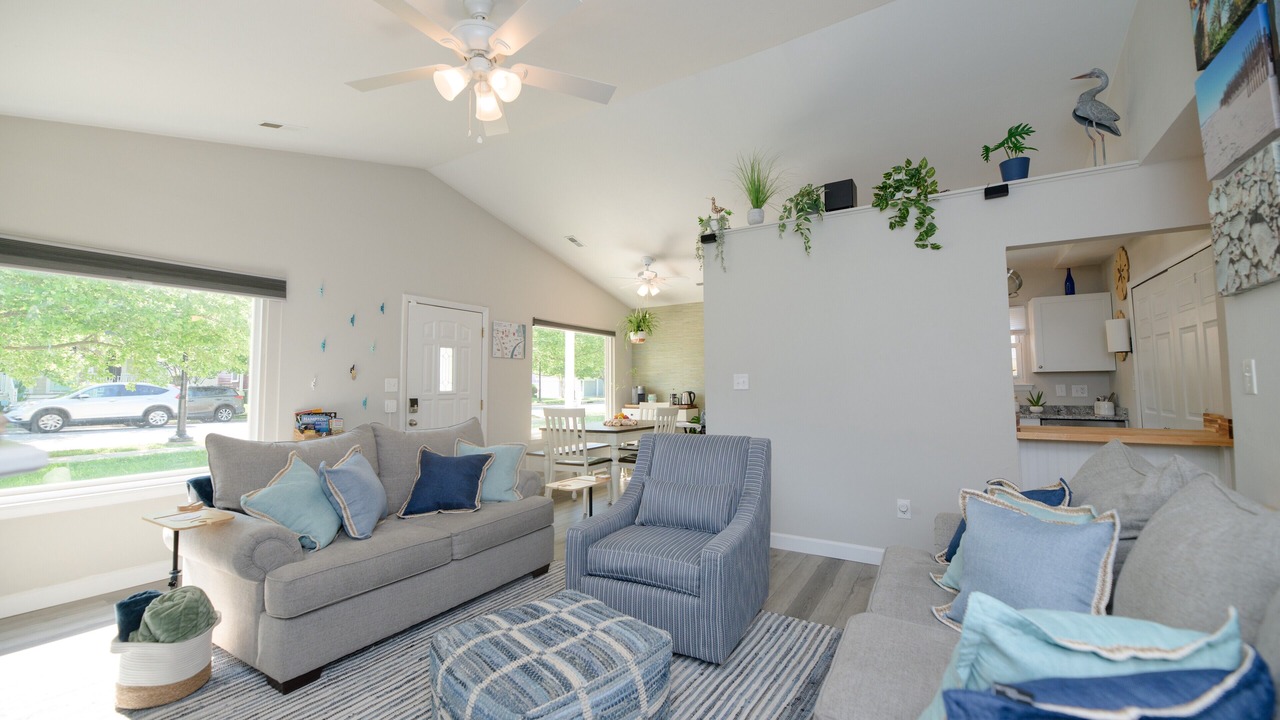 Photo of Livingroom in Buckroe Beach