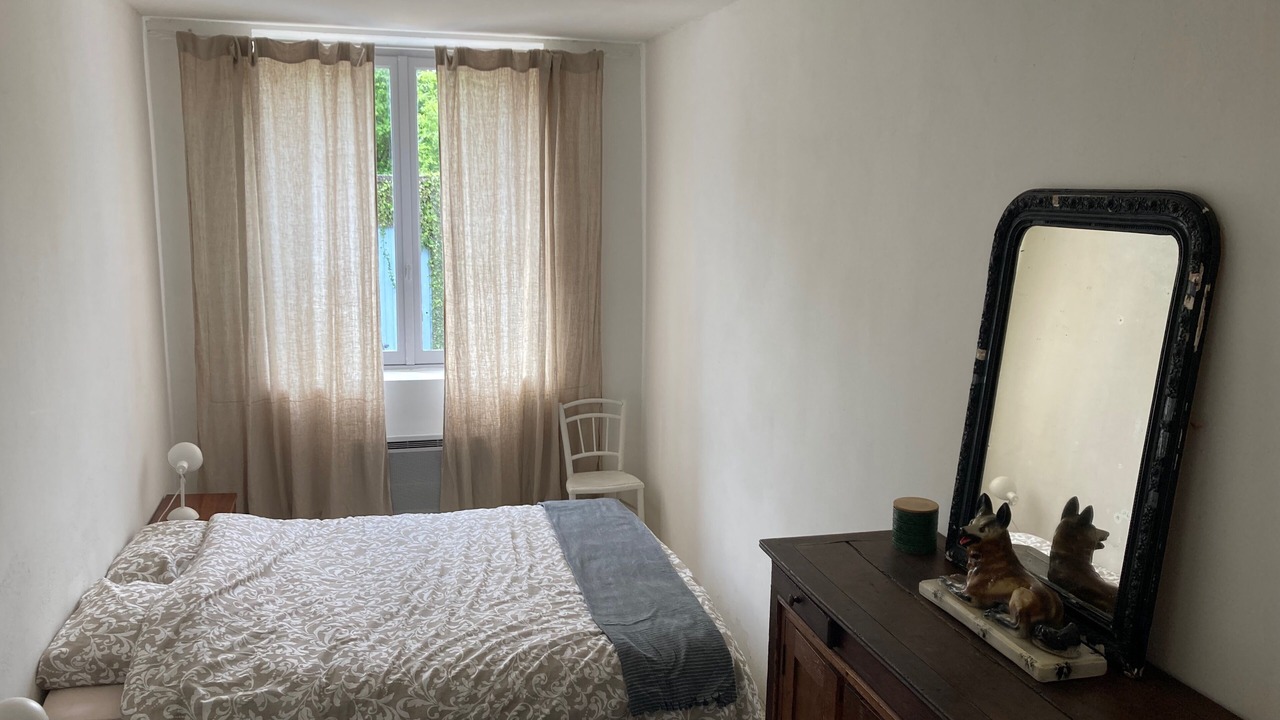 Photo of Bedroom in Dance