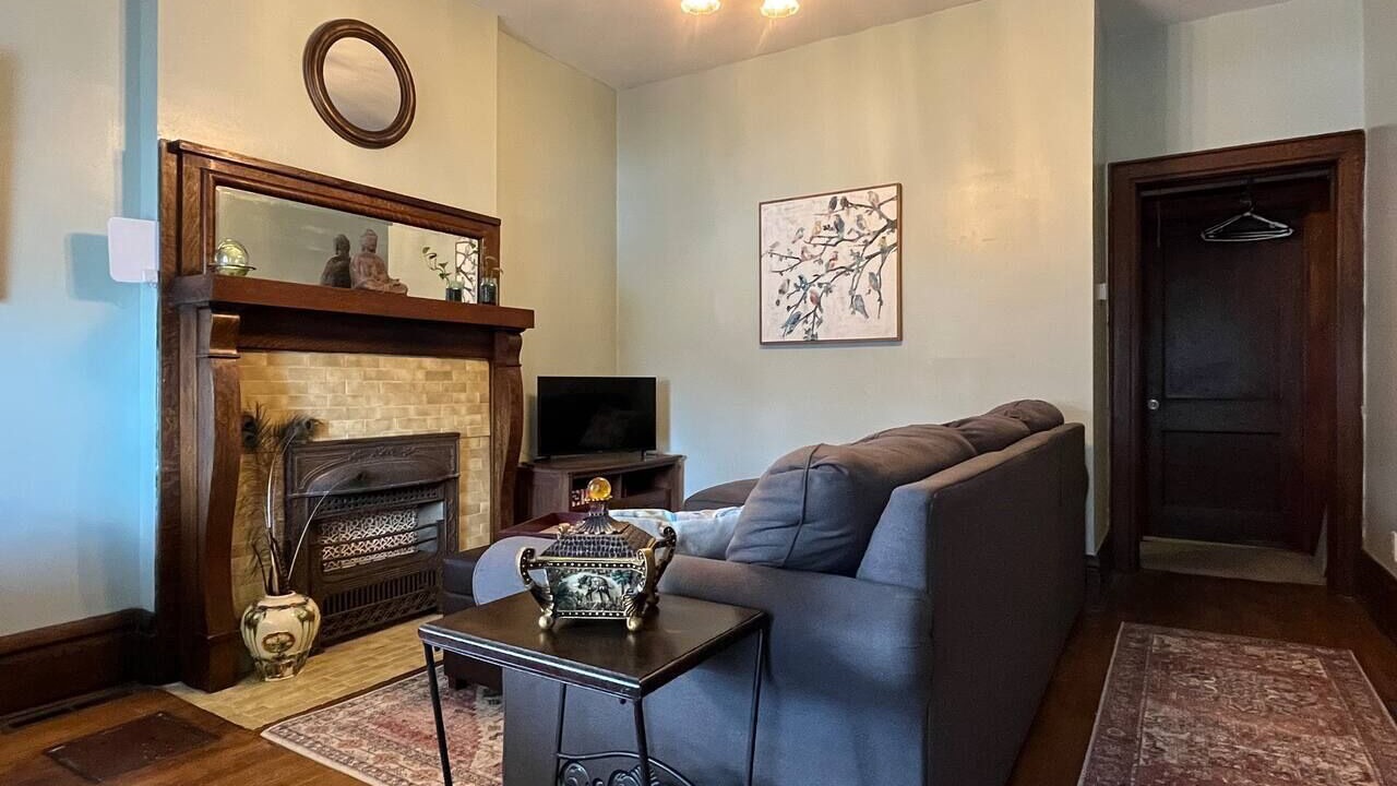 Photo of Livingroom in University District