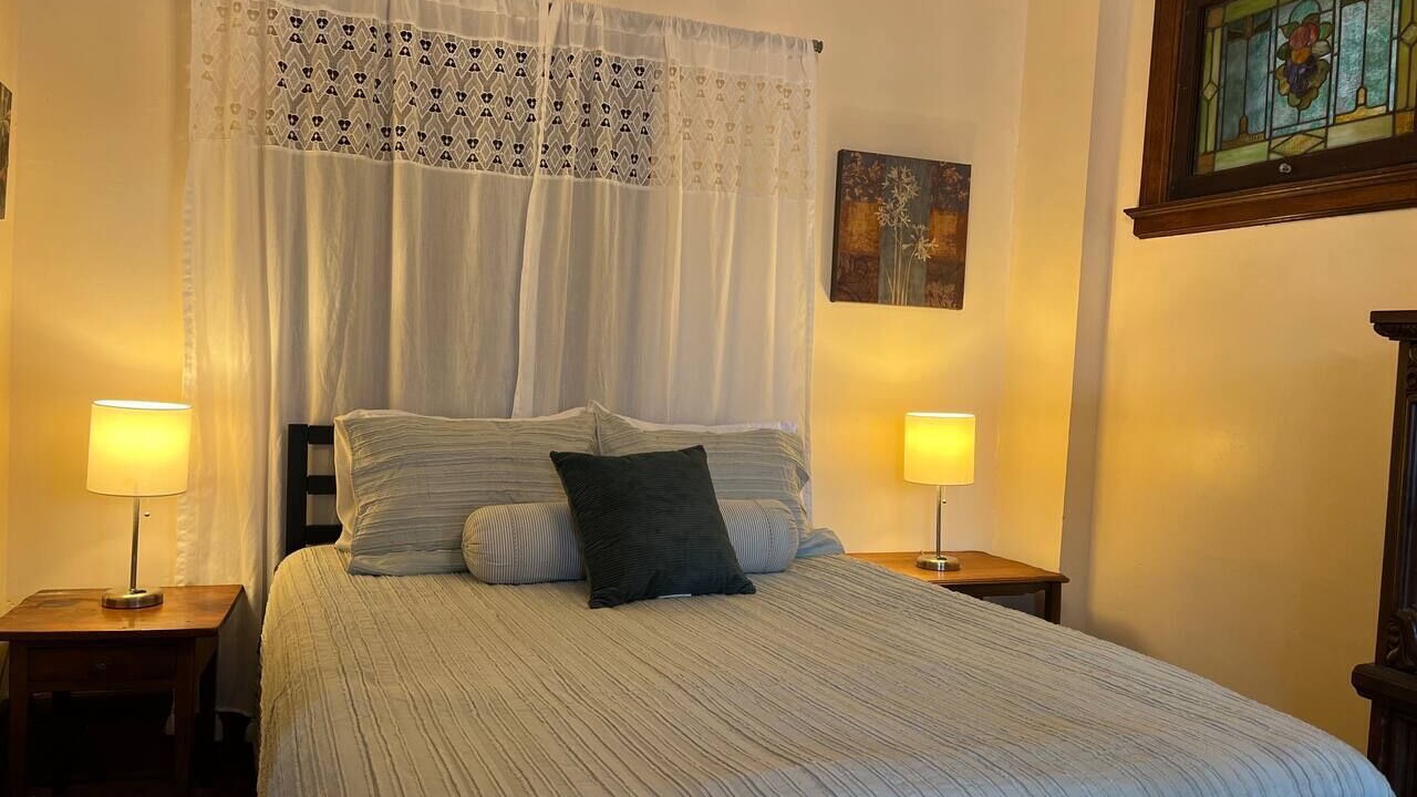 Photo of Bedroom in University District