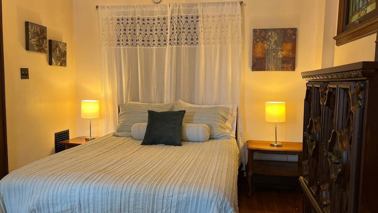 Photo of Bedroom in University District