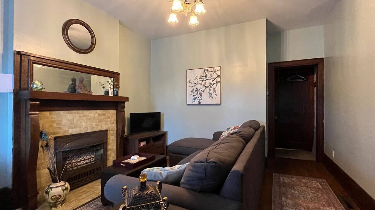 Photo of Livingroom in University District