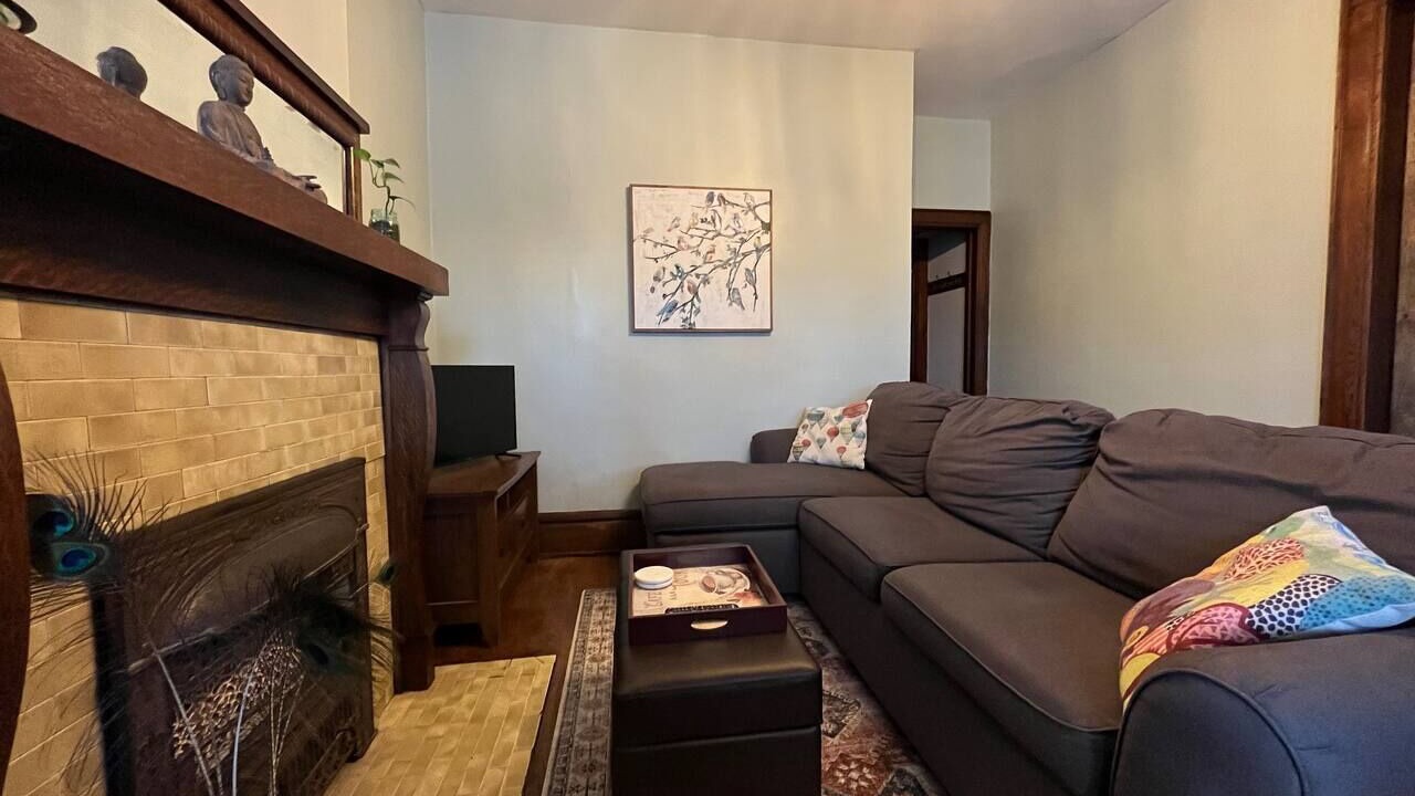 Photo of Livingroom in University District