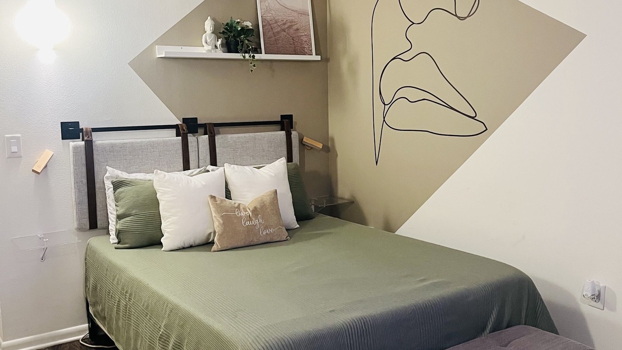 Photo of Bedroom in Legacy Town Center North
