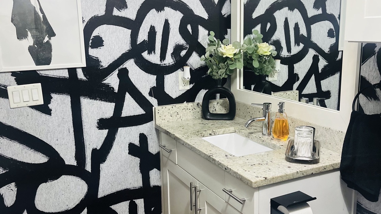 Photo of Bathroom in Legacy Town Center North
