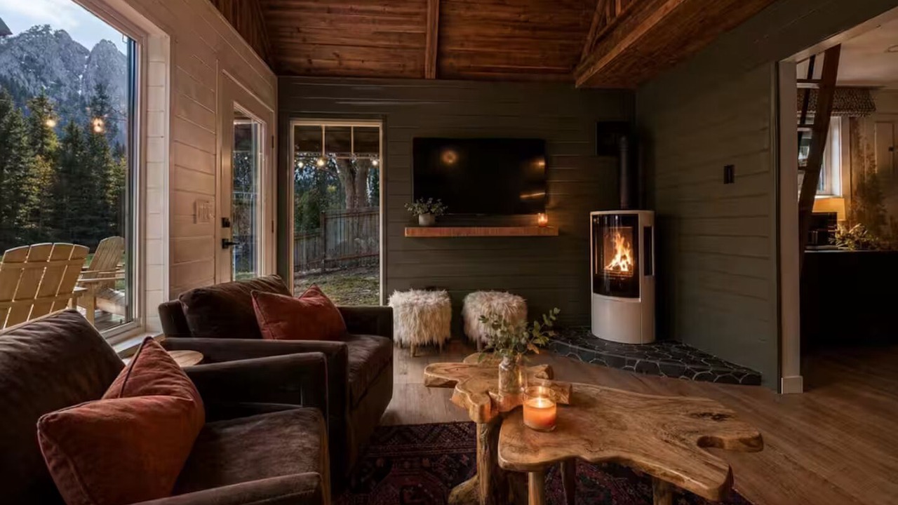 Photo of Livingroom in Gold Bar
