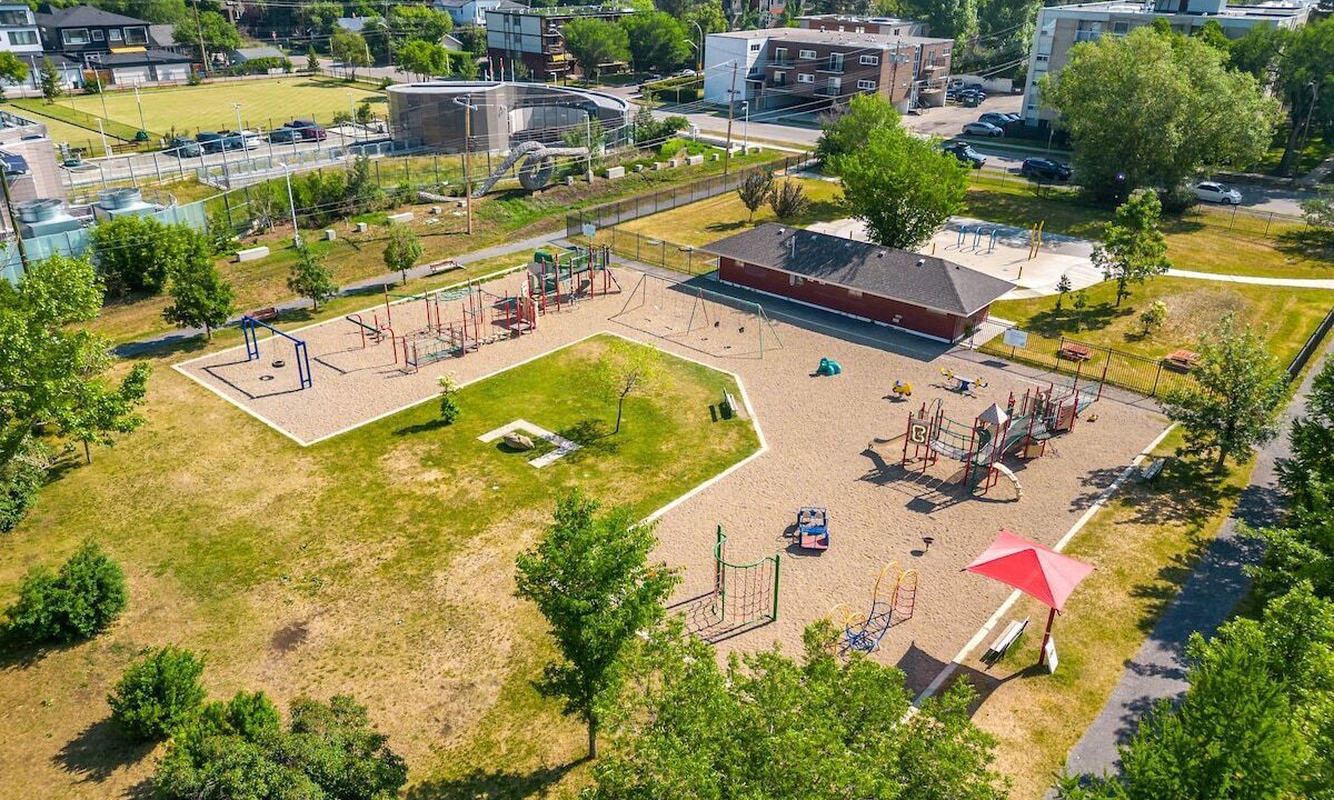 Photo of Others in Crescent Heights