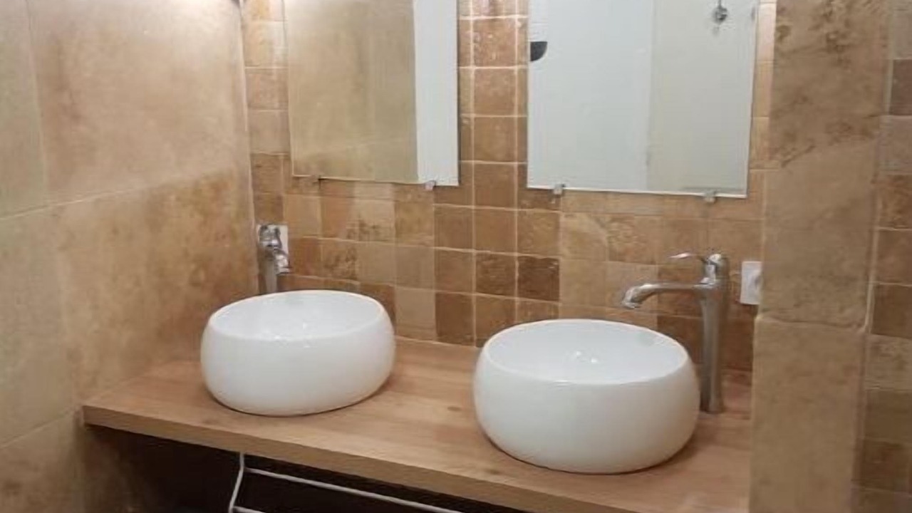Photo of Bathroom in Issel