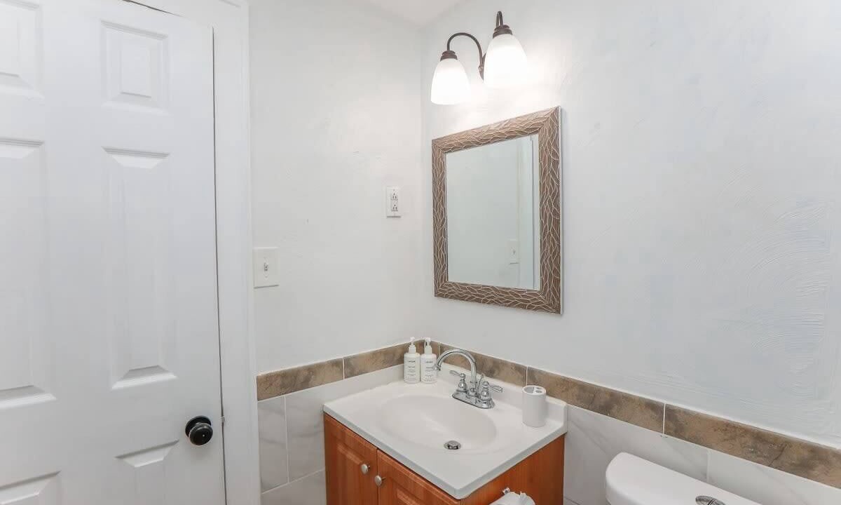 Photo of Bathroom in Willoughby Spit
