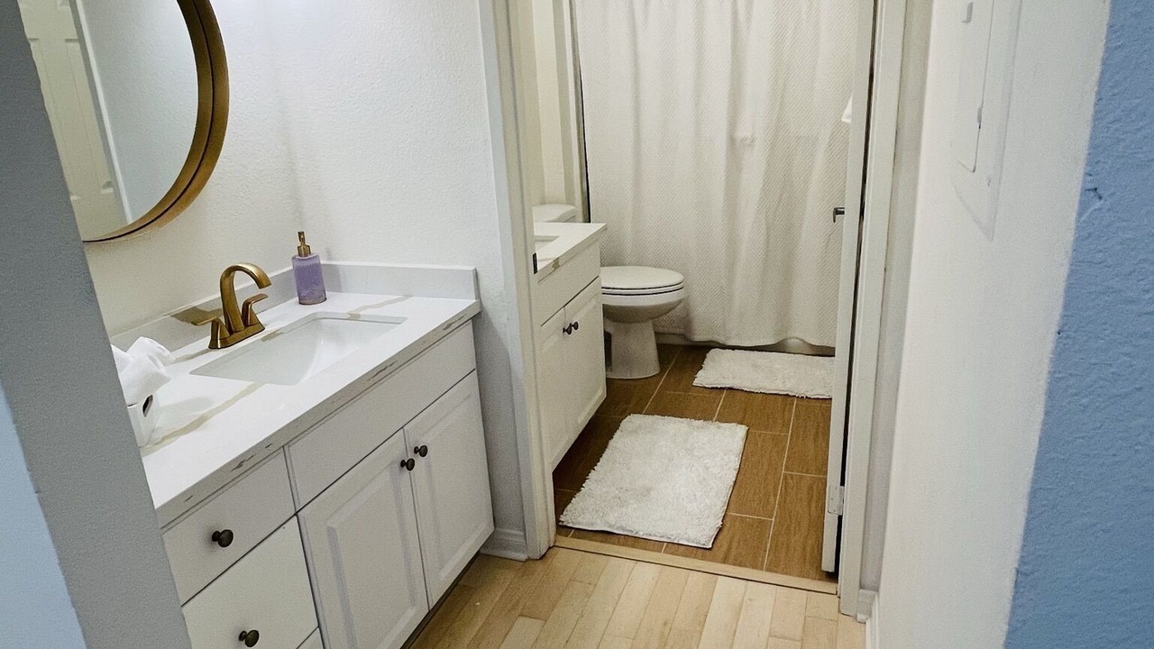 Photo of Bathroom in Warner Center