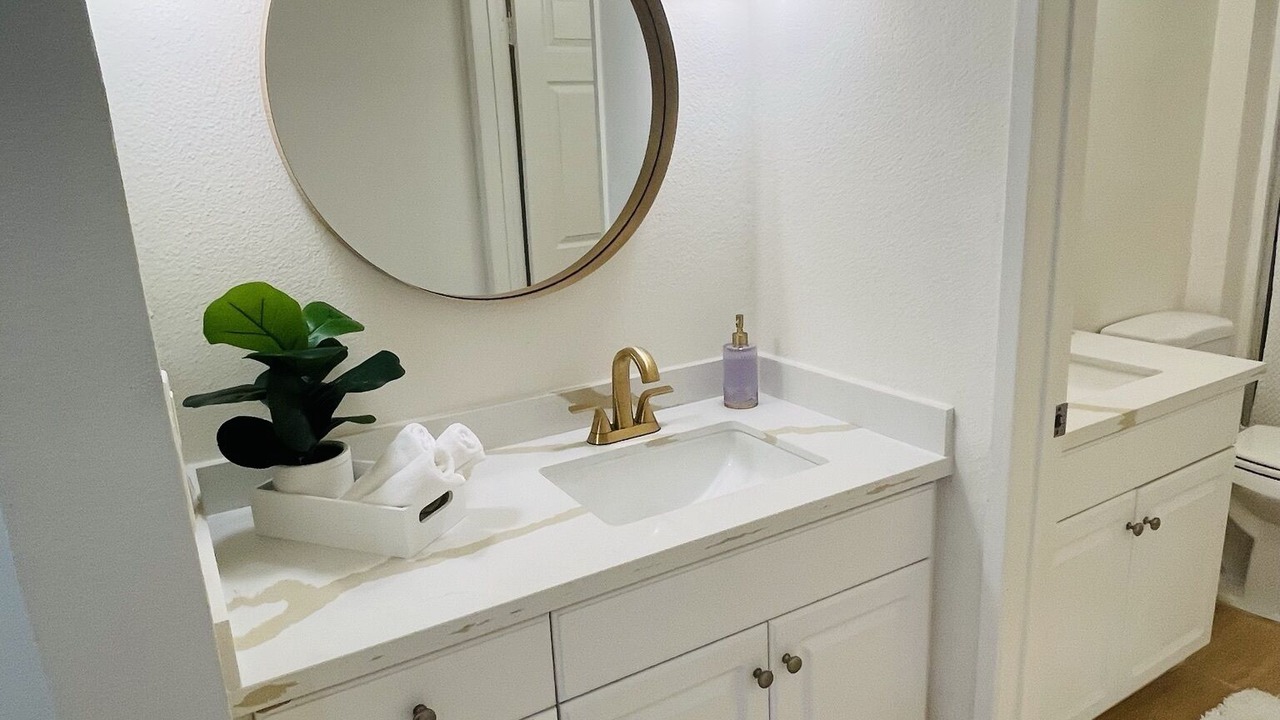 Photo of Bathroom in Warner Center