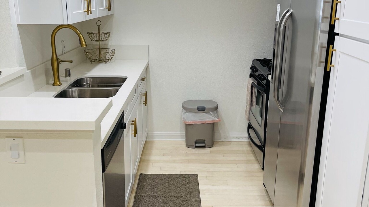 Photo of Kitchen in Warner Center