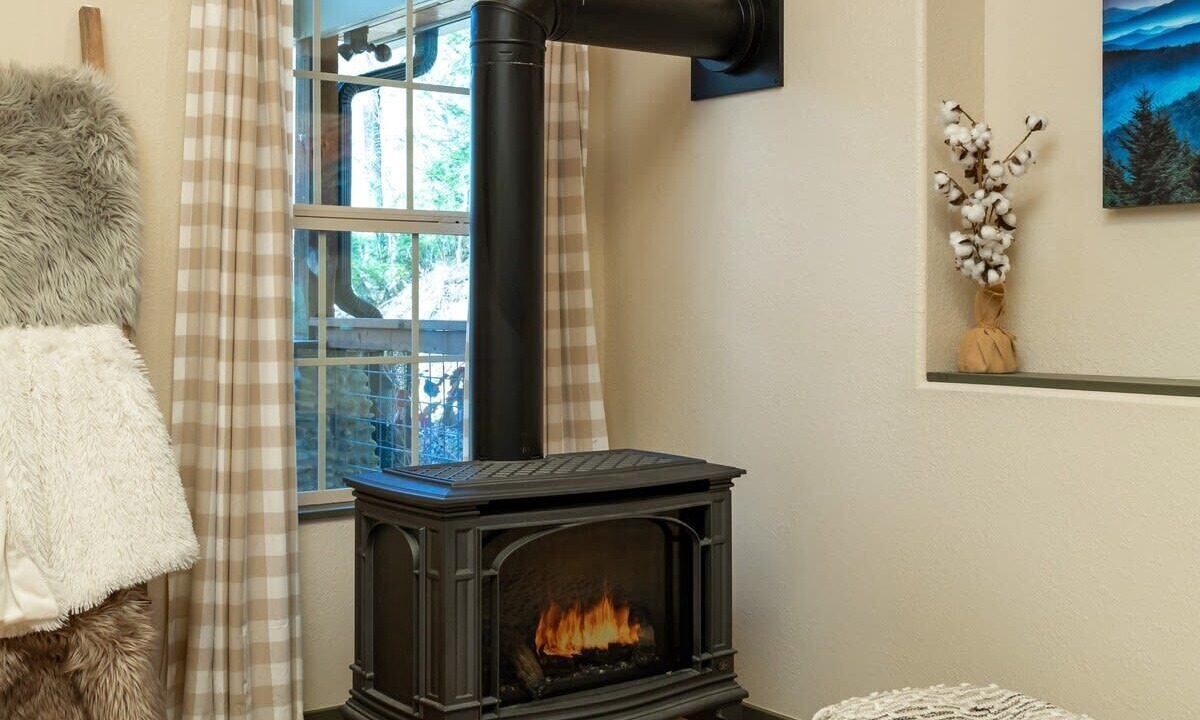 Photo of Livingroom in Pittman Center