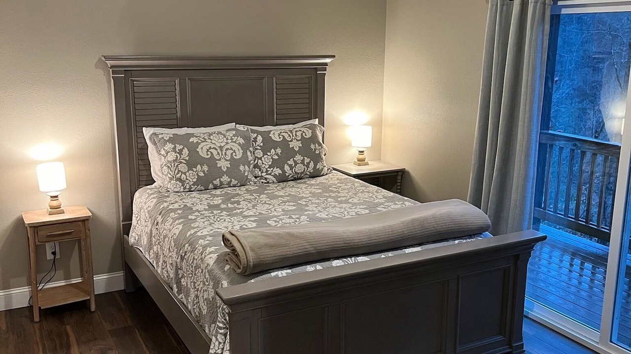 Photo of Bedroom in Lakeside Estates