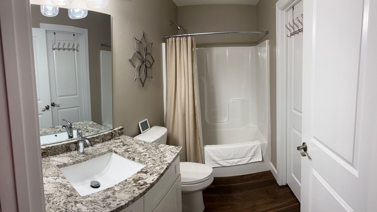 Photo of Bathroom in Lakeside Estates