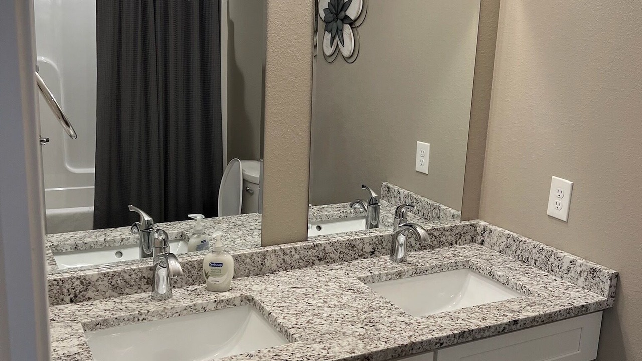 Photo of Bathroom in Lakeside Estates