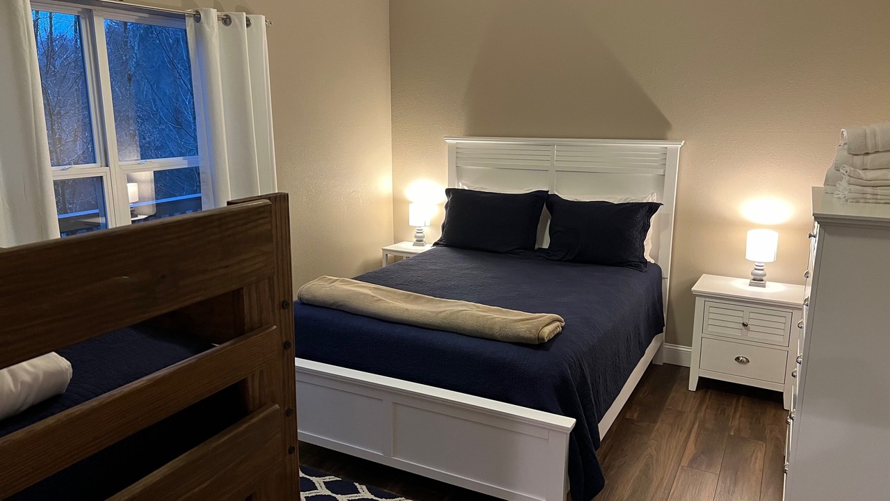 Photo of Bedroom in Lakeside Estates