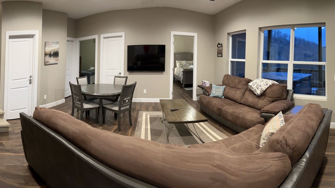Photo of Livingroom in Lakeside Estates