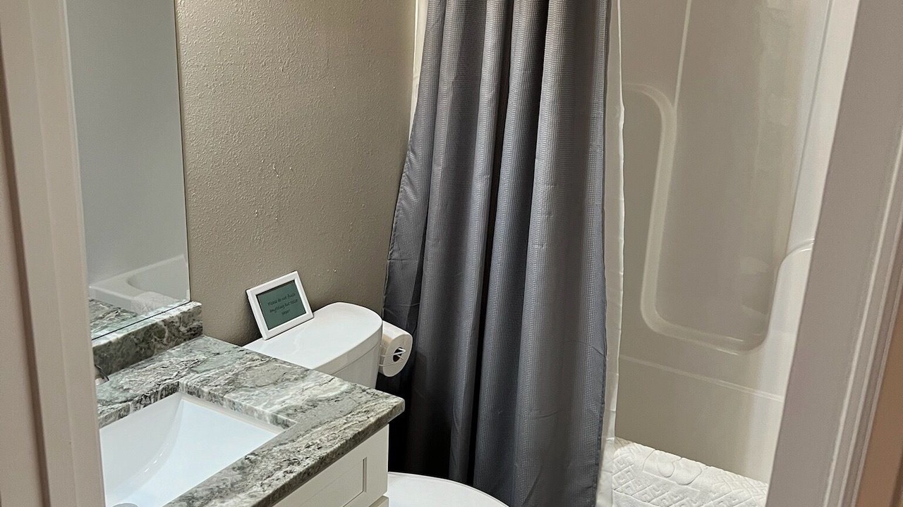 Photo of Bathroom in Lakeside Estates