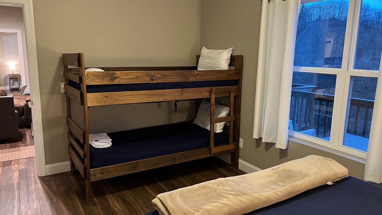 Photo of Bedroom in Lakeside Estates