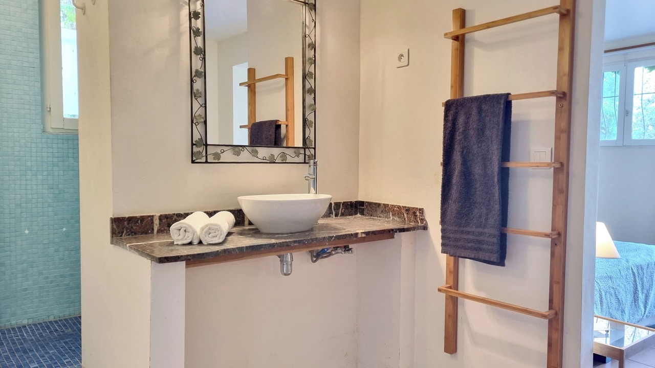 Photo of Bathroom in Cazedarnes