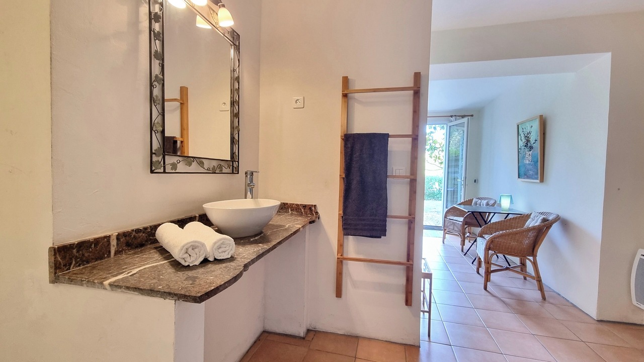Photo of Bathroom in Cazedarnes
