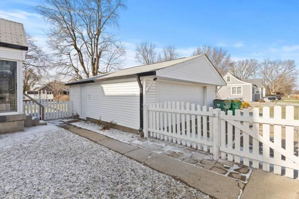 Photo of Outdoor in Speedway