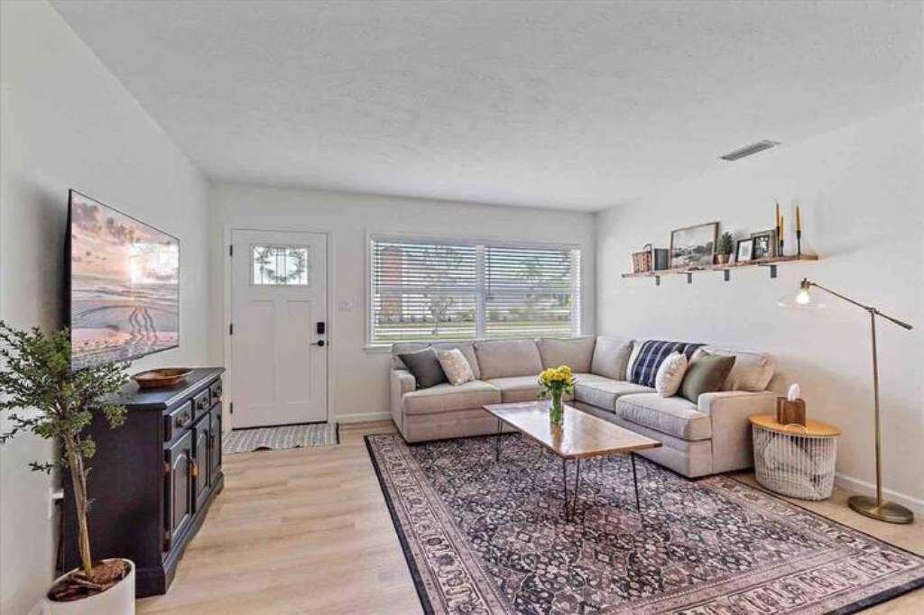Photo of Livingroom in Fruitville